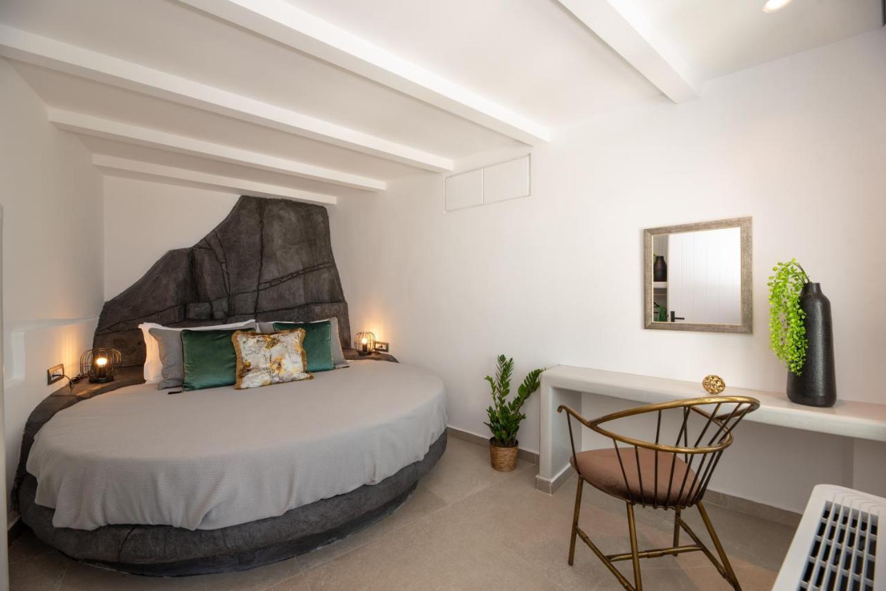 Daydream Luxury Suites Fira  Exteriör bild