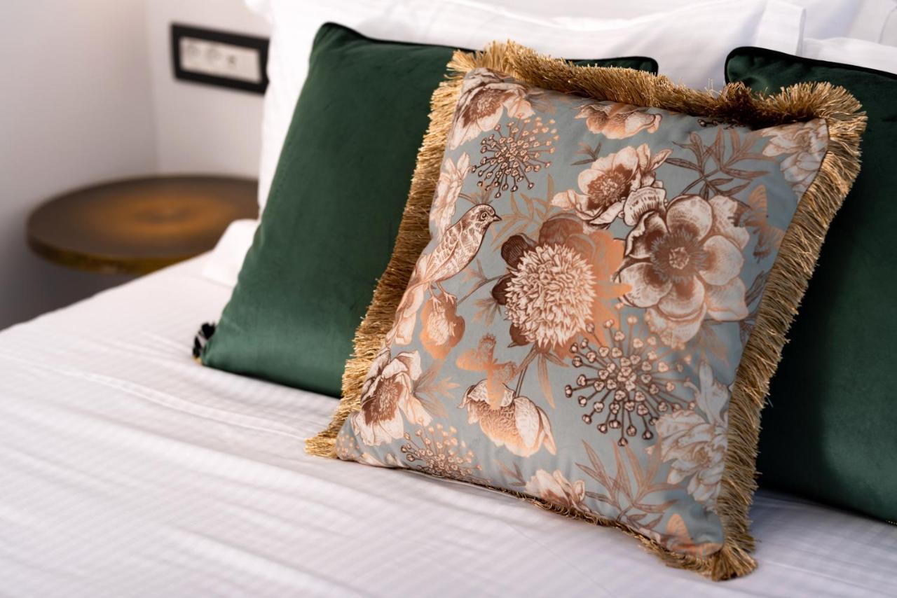 Daydream Luxury Suites Fira  Exteriör bild
