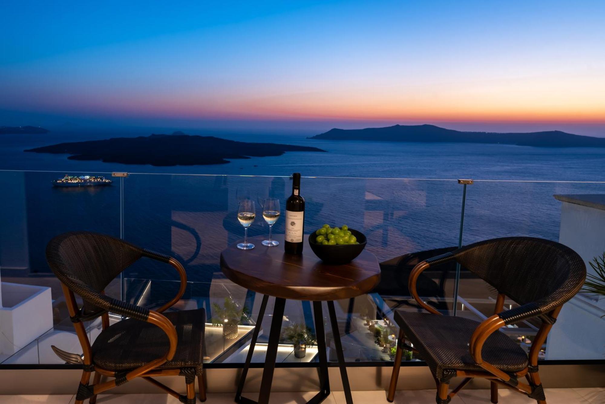 Daydream Luxury Suites Fira  Exteriör bild